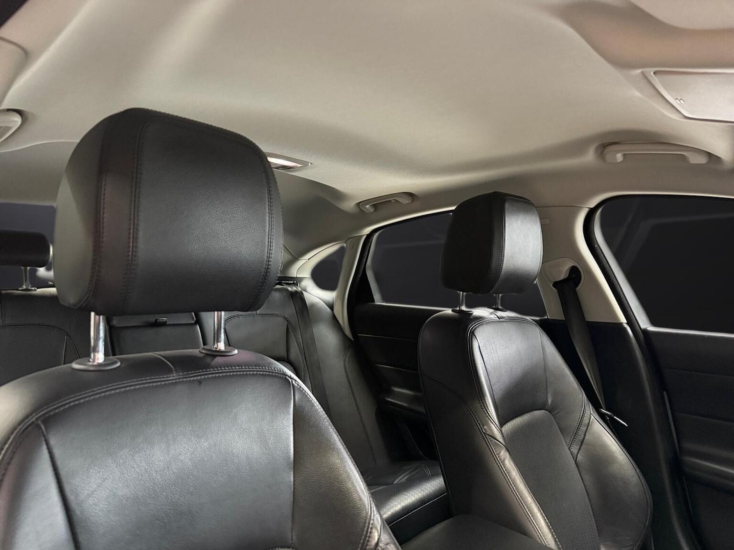 Used Jaguar XF 2016 for sale - 77237016: Photo 15