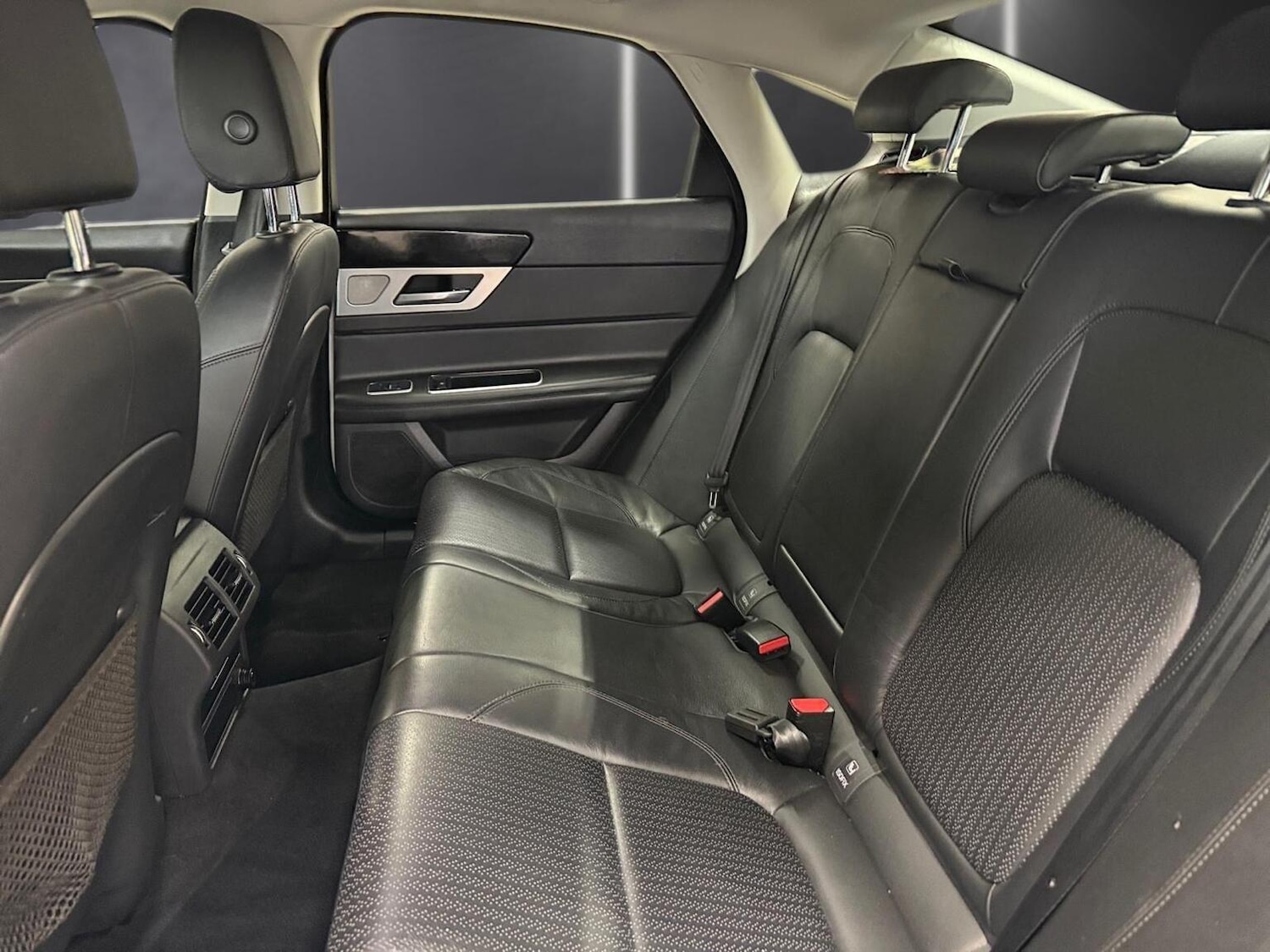 Used Jaguar XF 2016 for sale - 77237016: Photo 16