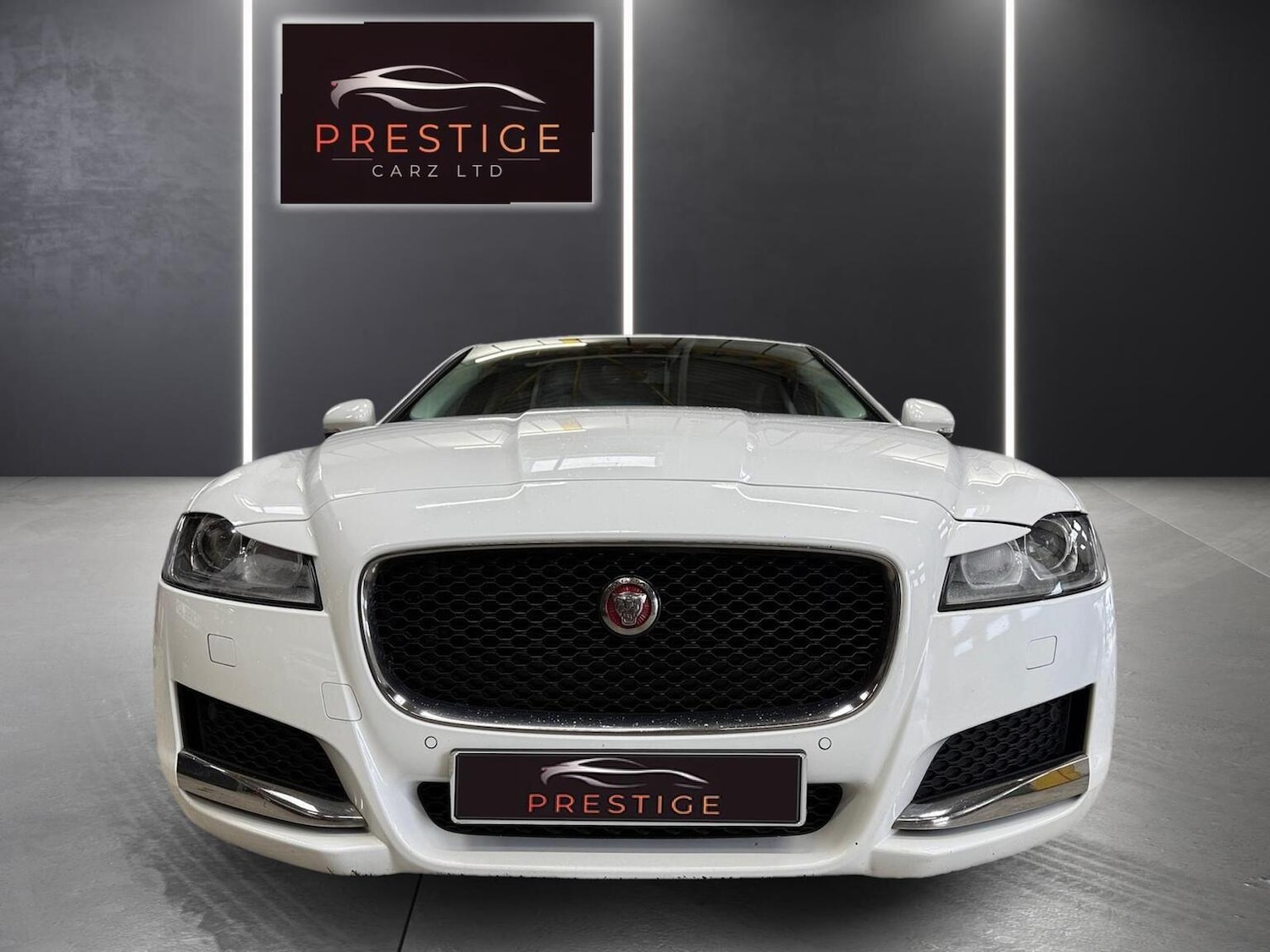 Used Jaguar XF 2016 for sale - 77237016: Photo 3