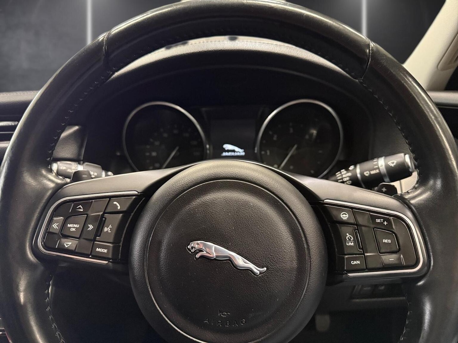 Used Jaguar XF 2016 for sale - 77237016: Photo 36