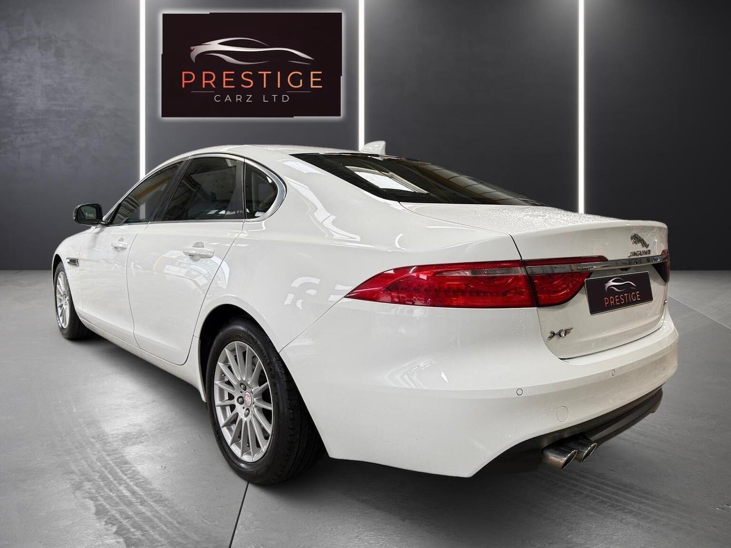 Used Jaguar XF 2016 for sale - 77237016: Photo 4