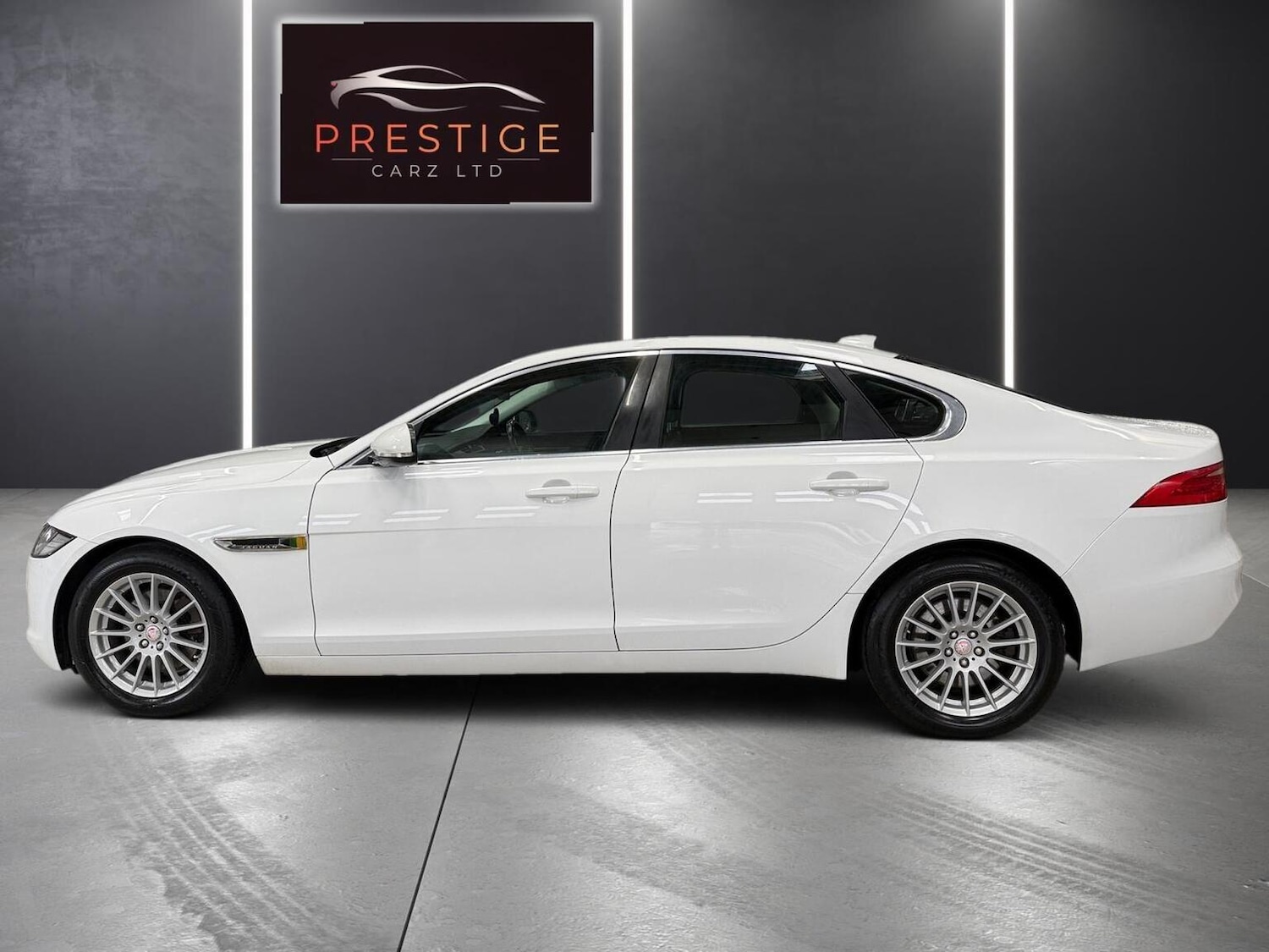 Used Jaguar XF 2016 for sale - 77237016: Photo 5