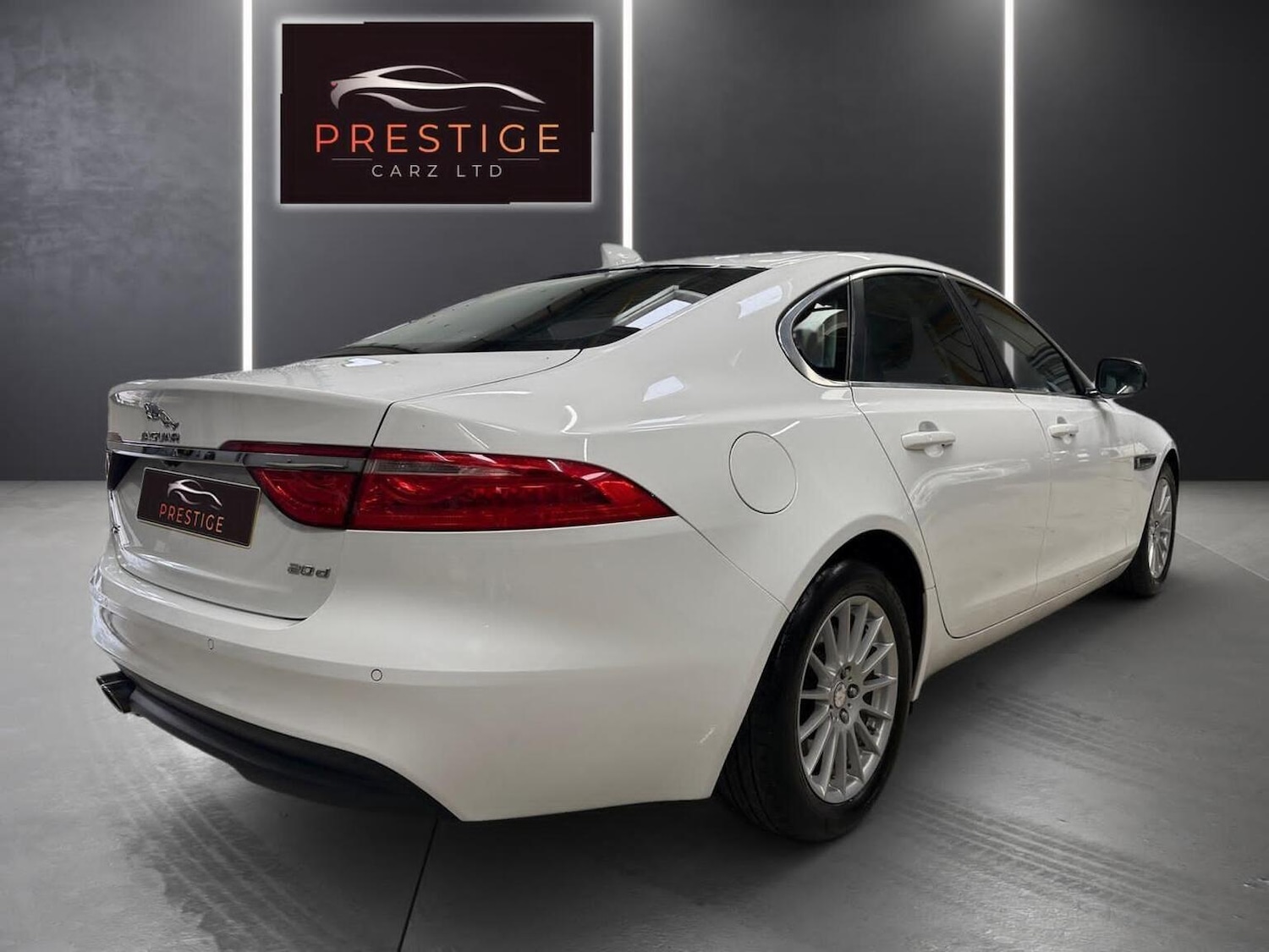 Used Jaguar XF 2016 for sale - 77237016: Photo 8