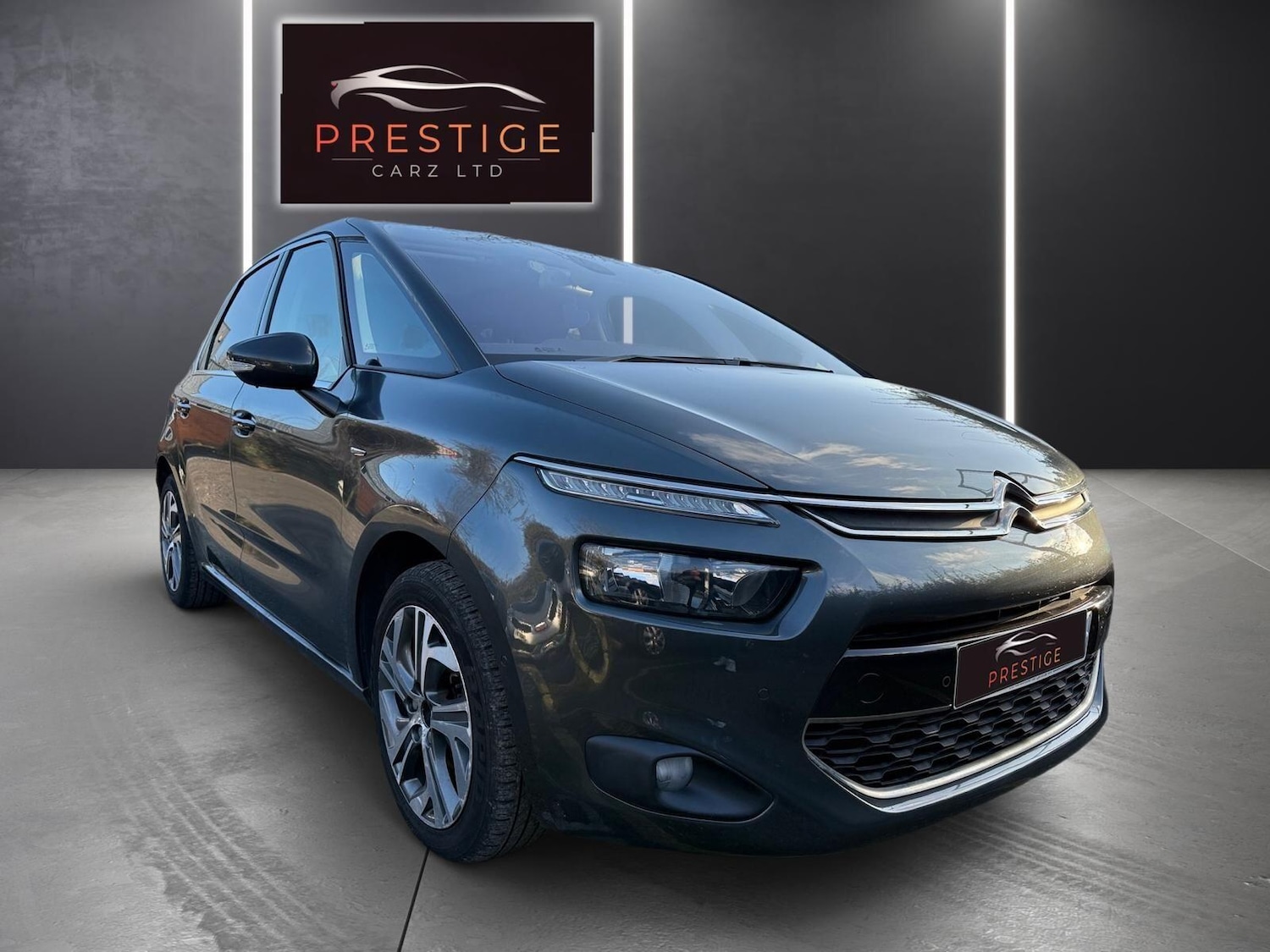 Used Citroen C4 Picasso 2013 for sale - 77075273: Photo 2