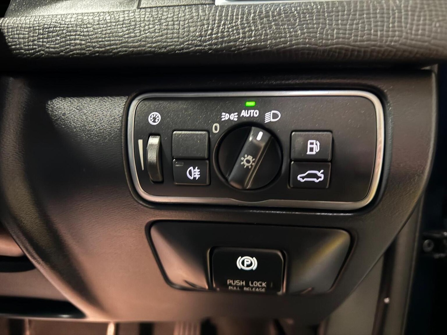 Used Volvo XC60 2013 for sale - 77282689: Photo 15