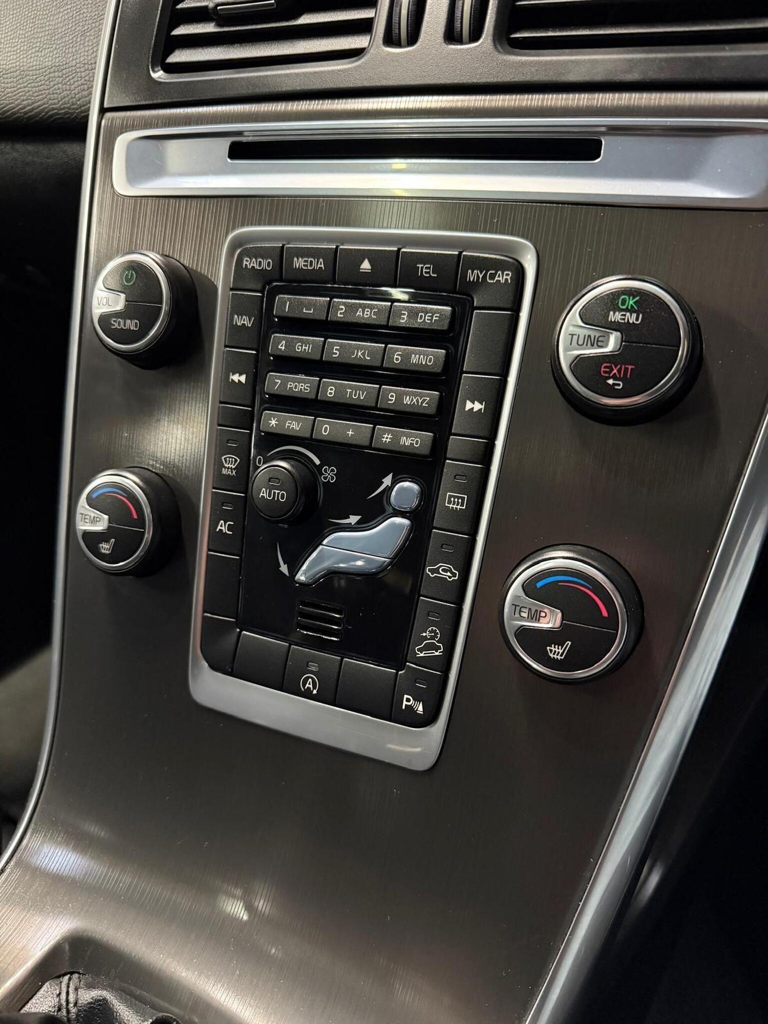 Used Volvo XC60 2013 for sale - 77282689: Photo 18