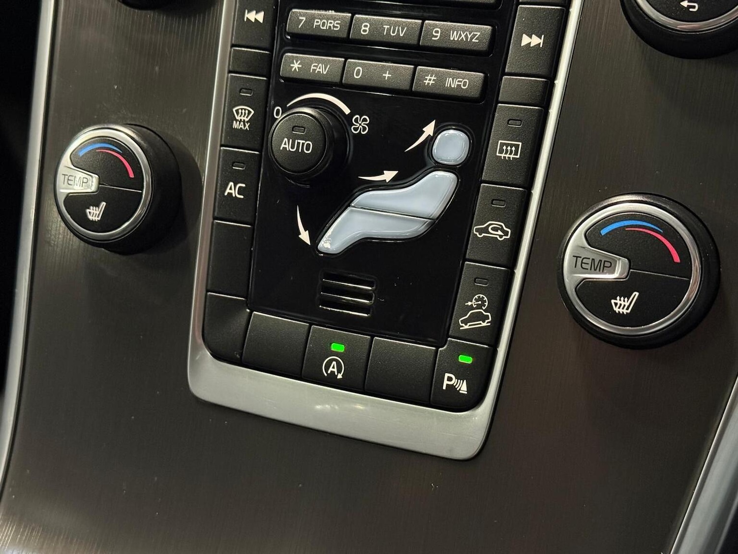 Used Volvo XC60 2013 for sale - 77282689: Photo 24