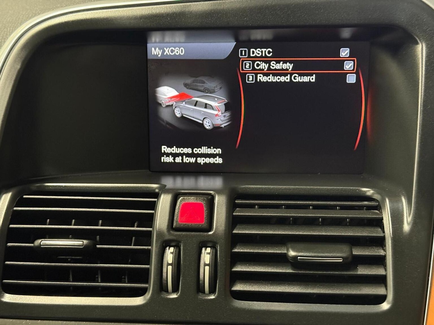 Used Volvo XC60 2013 for sale - 77282689: Photo 27