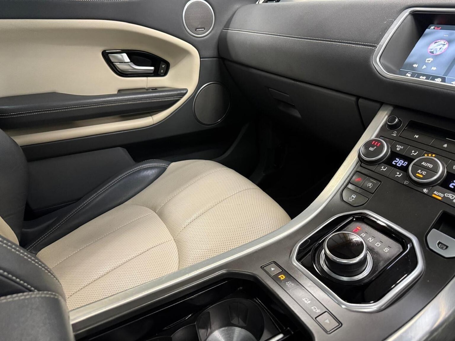 Used Land Rover Range Rover Evoque 2017 for sale - 77282709: Photo 9