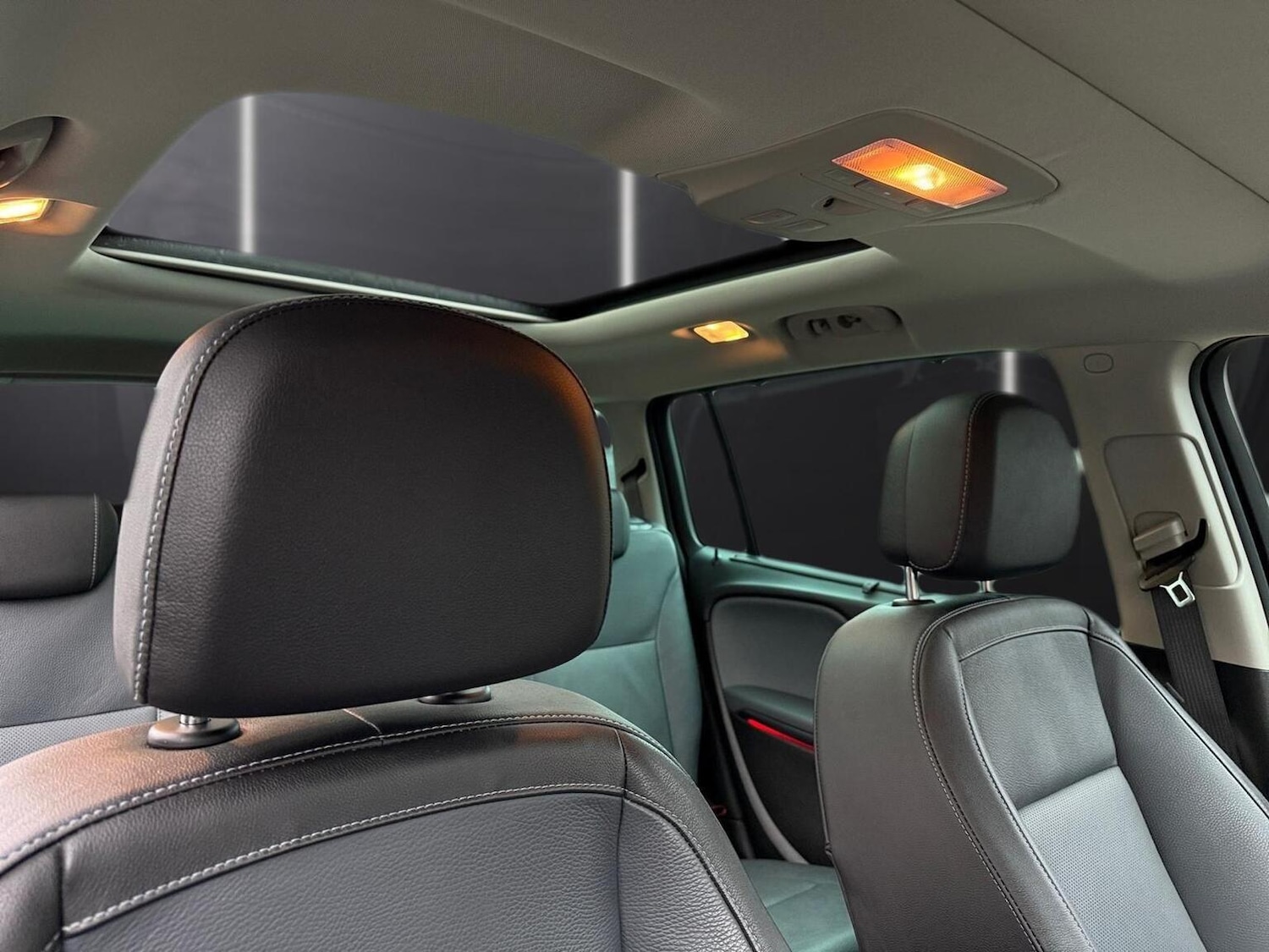 Used Vauxhall Zafira Tourer 2012 for sale - 77075284: Photo 14