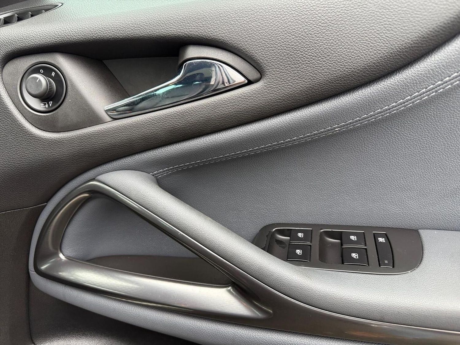 Used Vauxhall Zafira Tourer 2012 for sale - 77075284: Photo 16