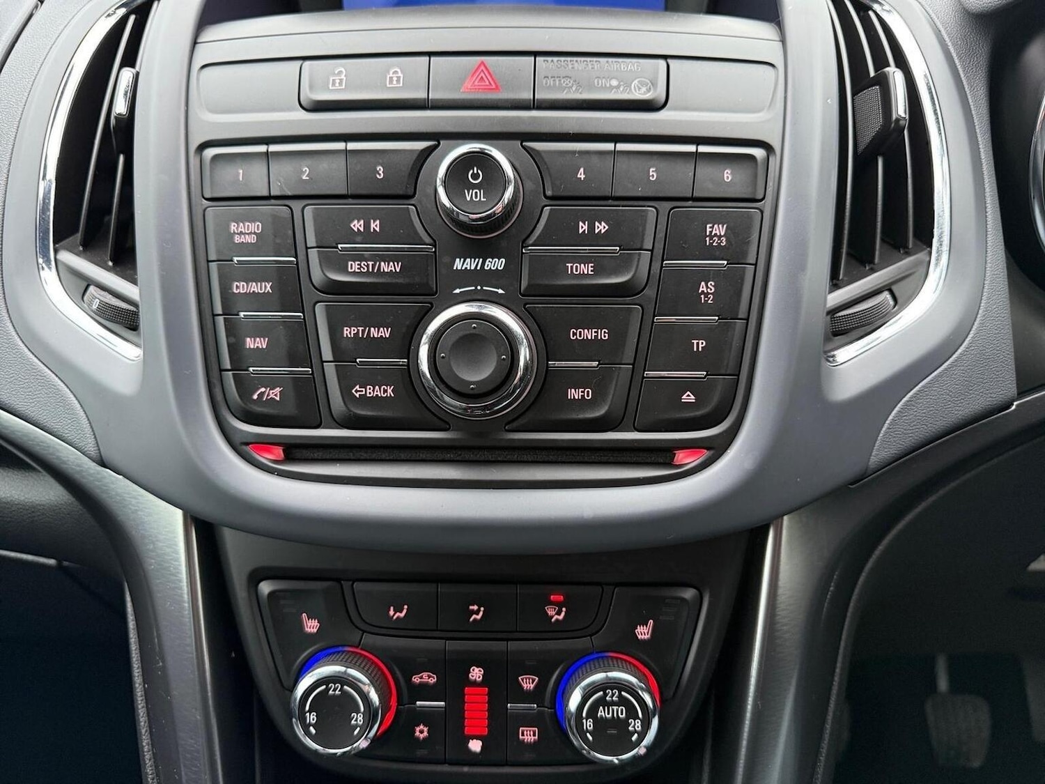 Used Vauxhall Zafira Tourer 2012 for sale - 77075284: Photo 22