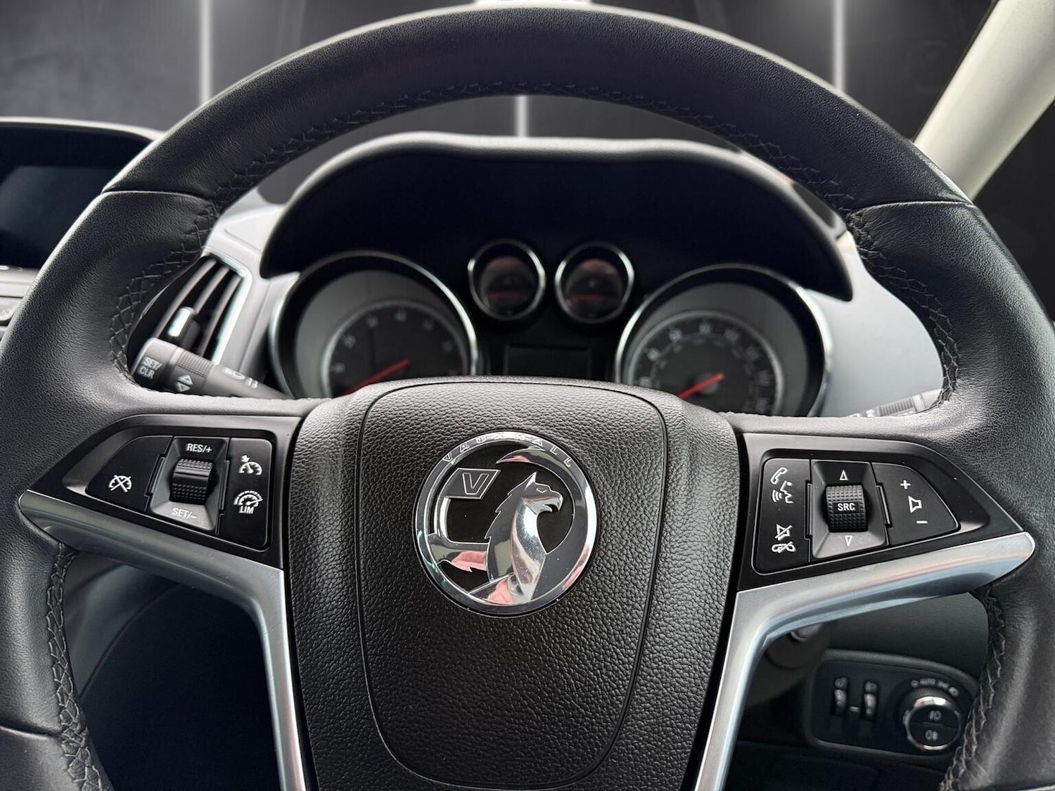 Used Vauxhall Zafira Tourer 2012 for sale - 77075284: Photo 28