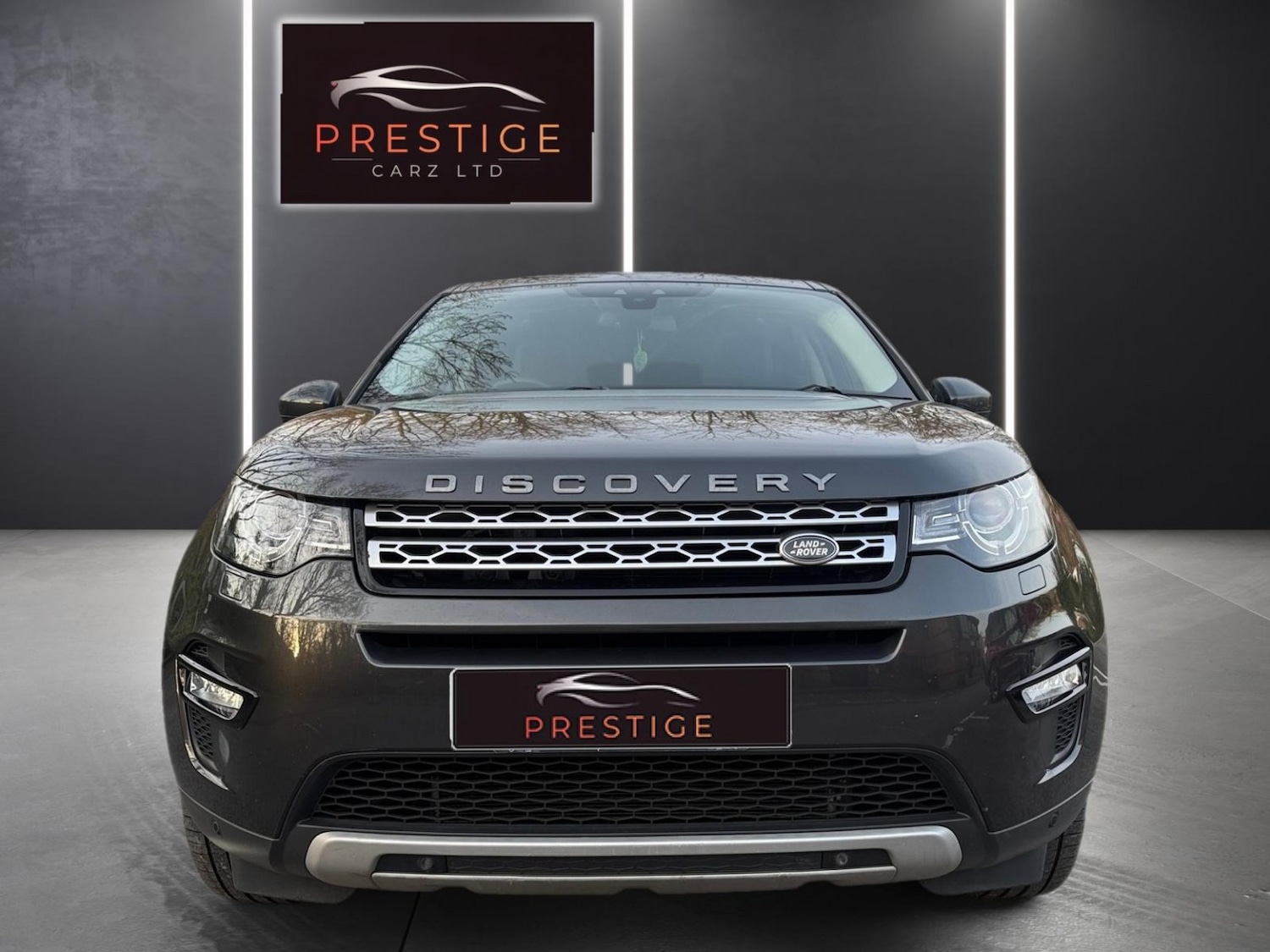 Used Land Rover Discovery Sport 2017 for sale - 77977155: Photo 2