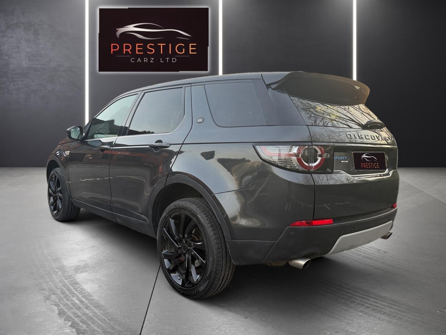 Used Land Rover Discovery Sport 2017 for sale - 77977155: Photo 6