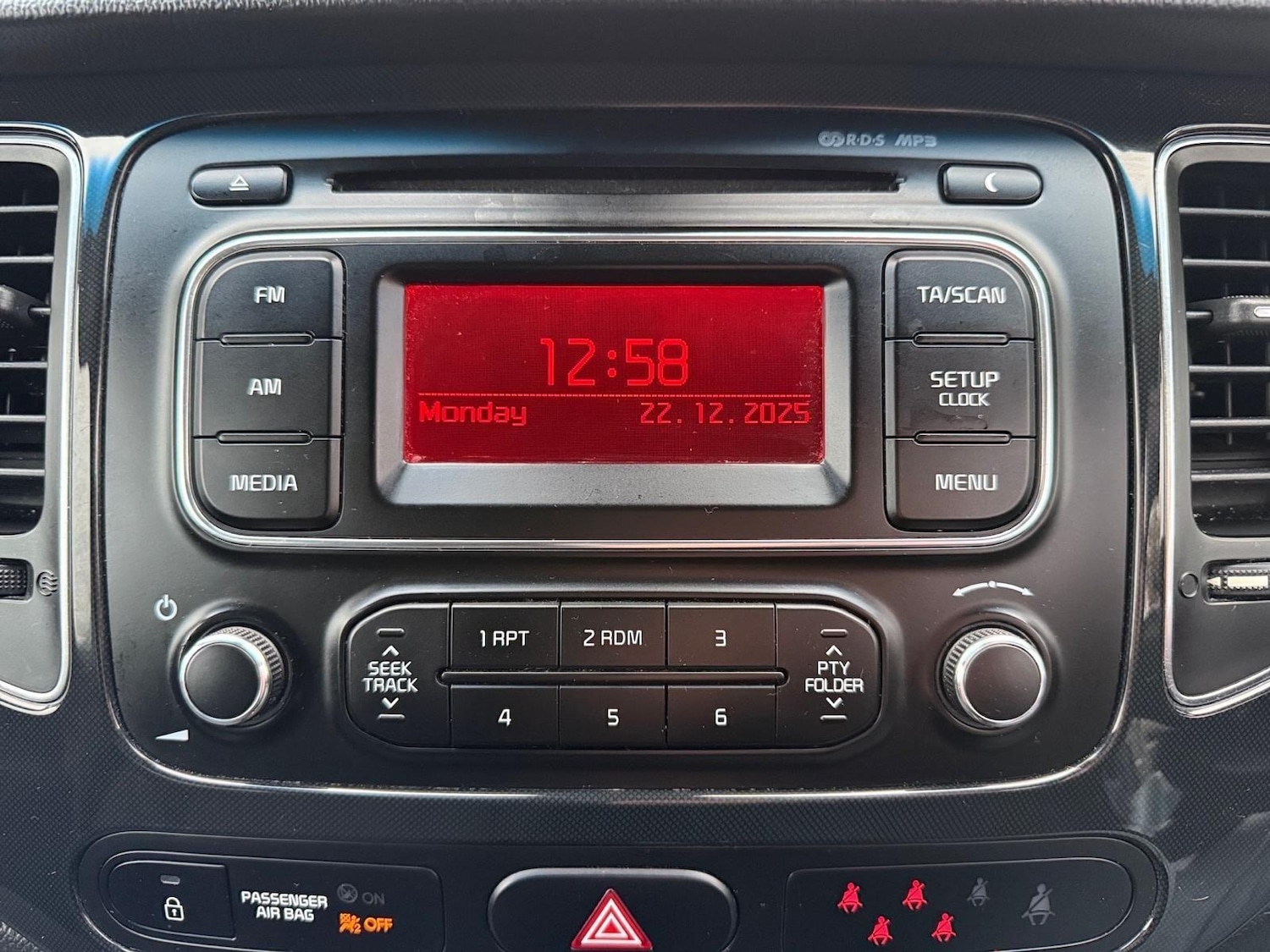 Used Kia Carens 2014 for sale - 77075279: Photo 15