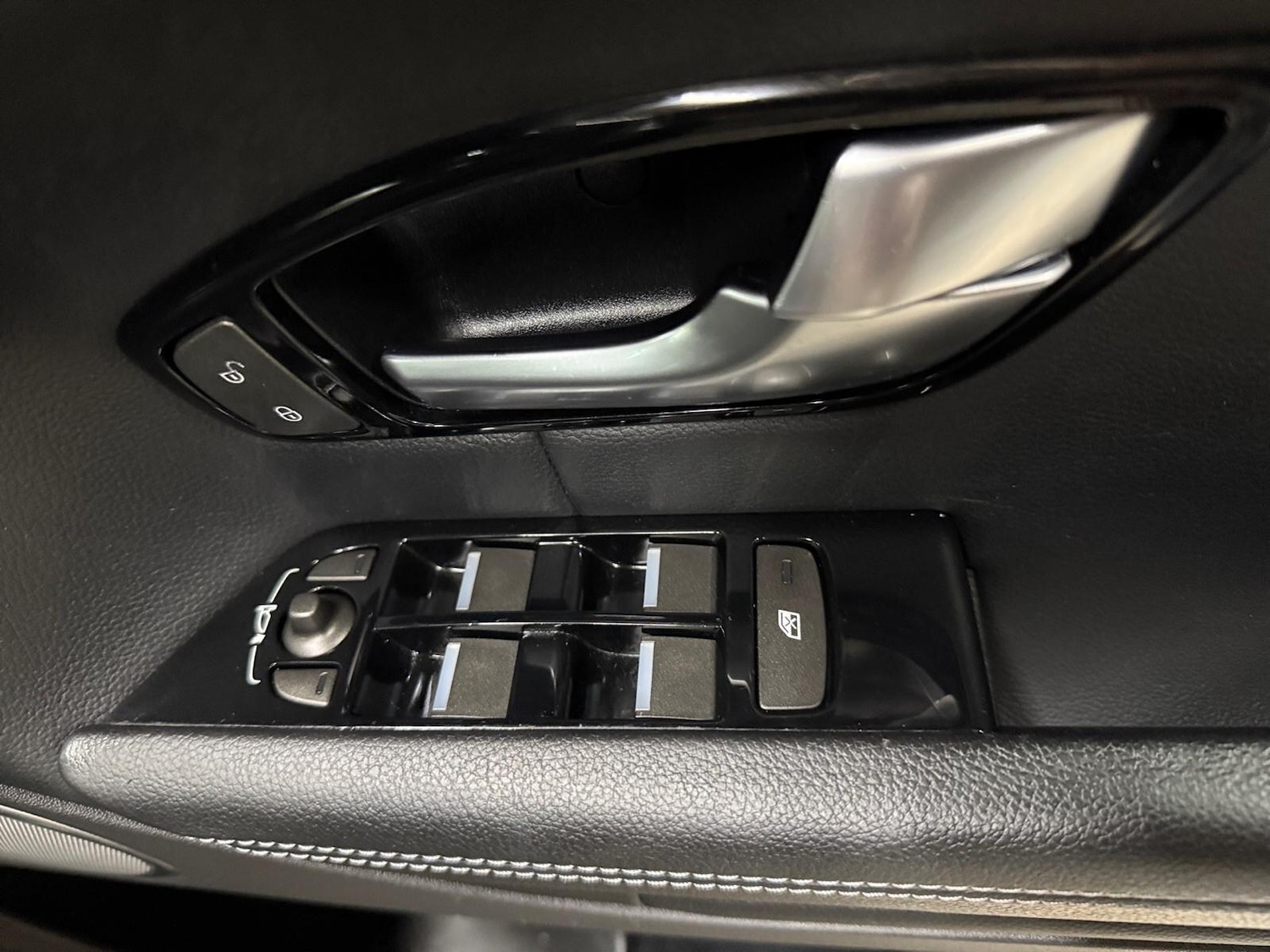 Used Land Rover Range Rover Evoque 2018 for sale - 77075271: Photo 18