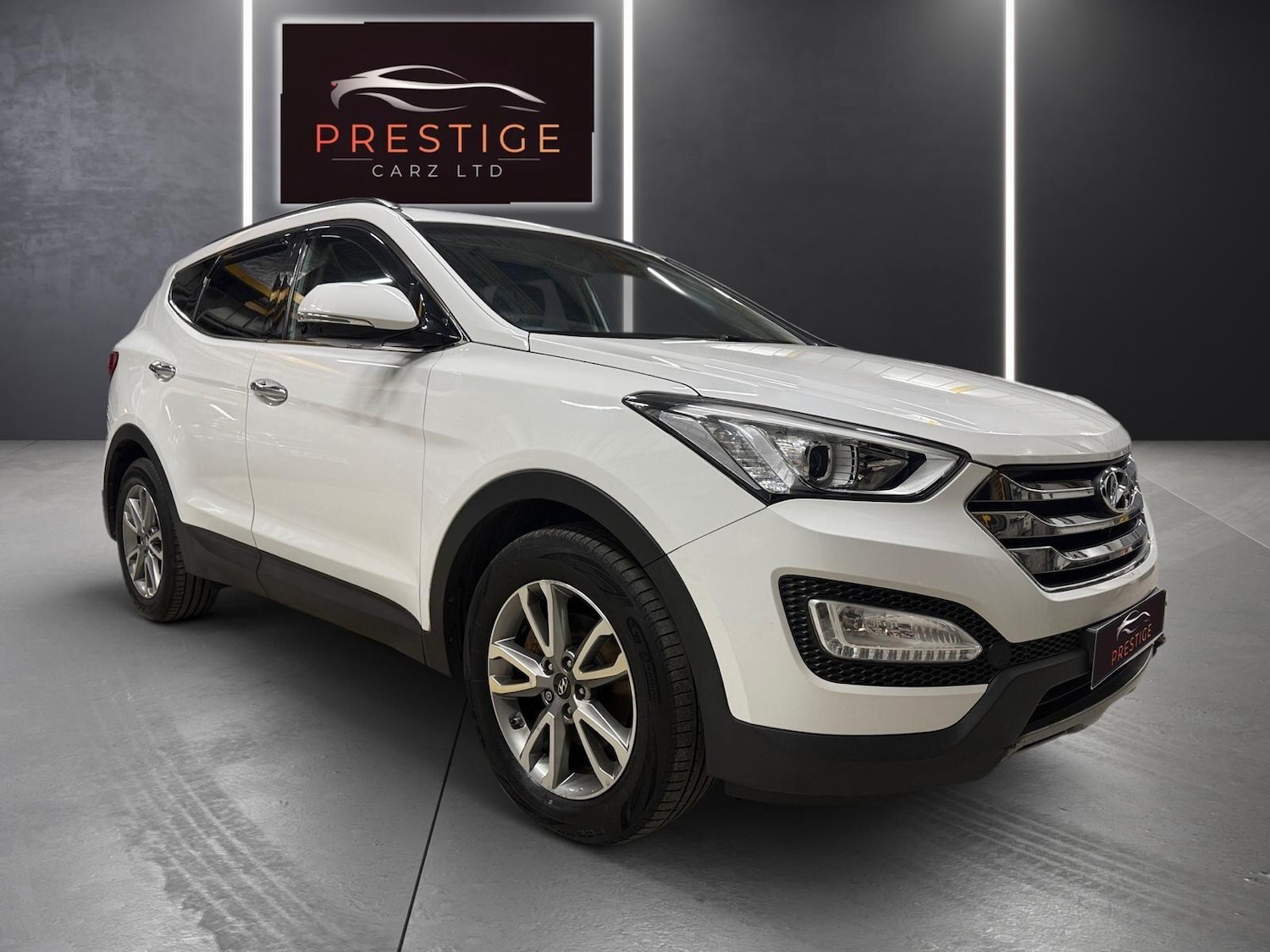 Used Hyundai Santa Fe 2014 for sale - 77075275: Photo 1