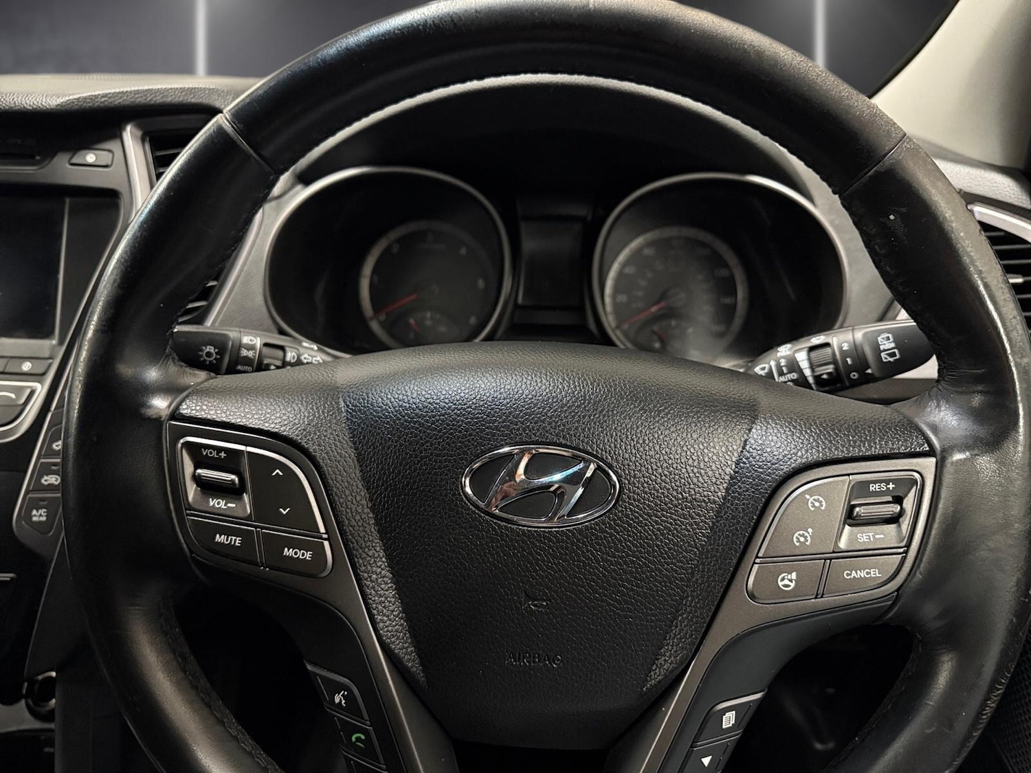 Used Hyundai Santa Fe 2014 for sale - 77075275: Photo 19