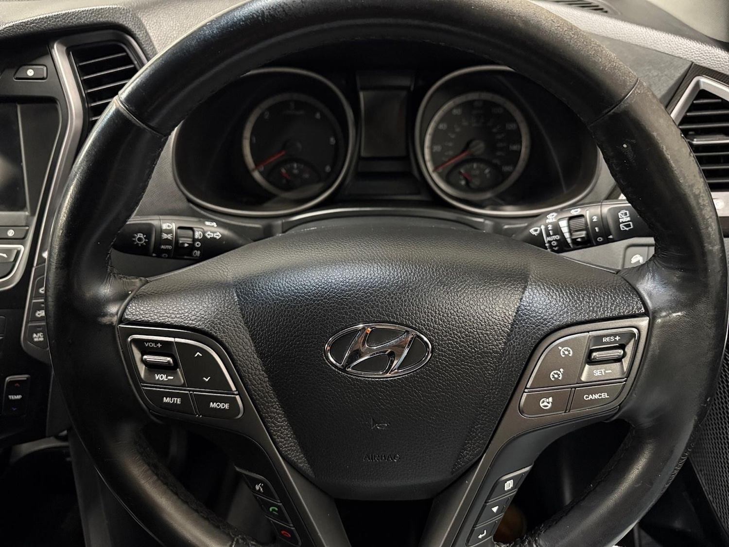 Used Hyundai Santa Fe 2014 for sale - 77075275: Photo 20