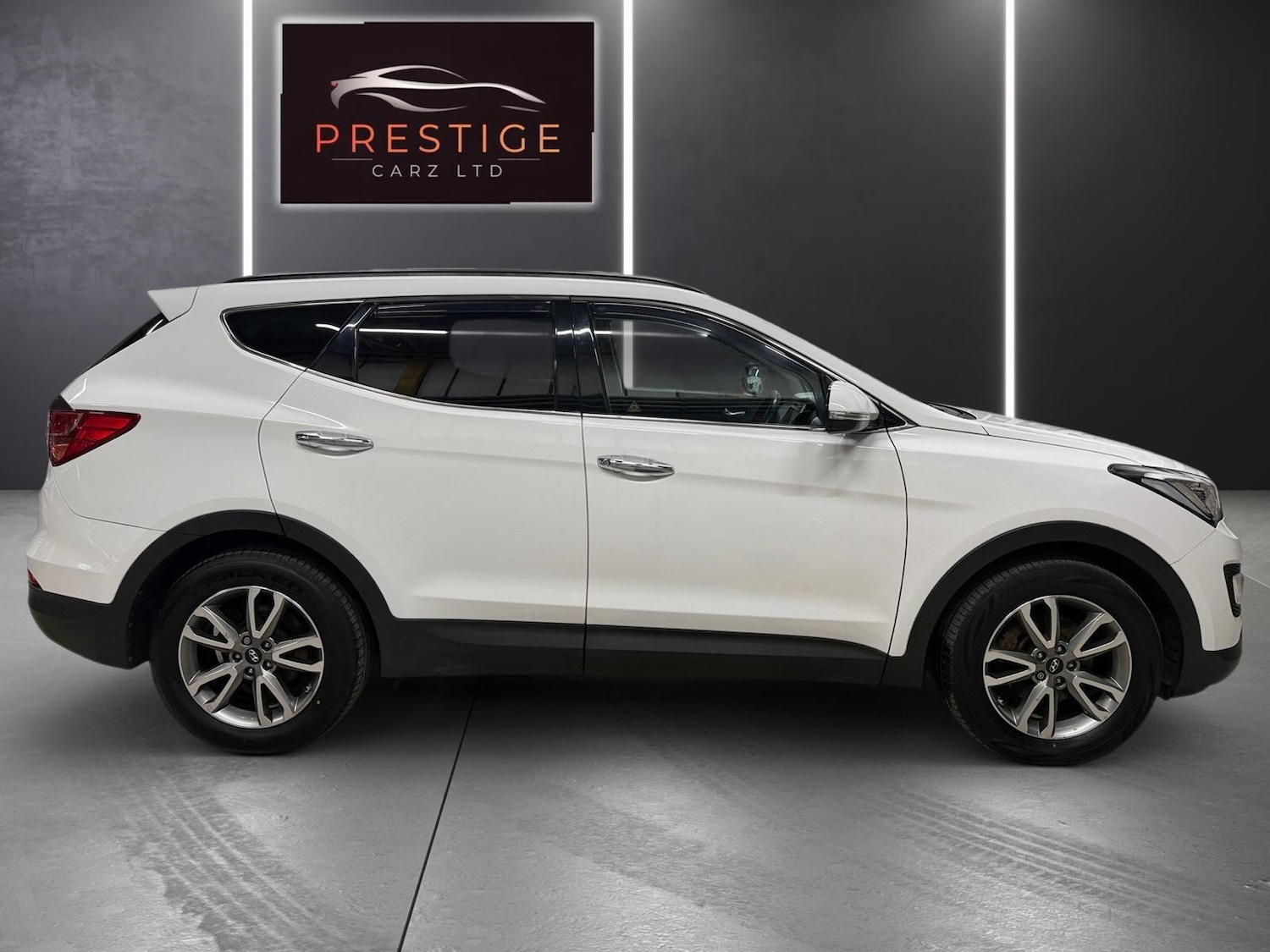Used Hyundai Santa Fe 2014 for sale - 77075275: Photo 5