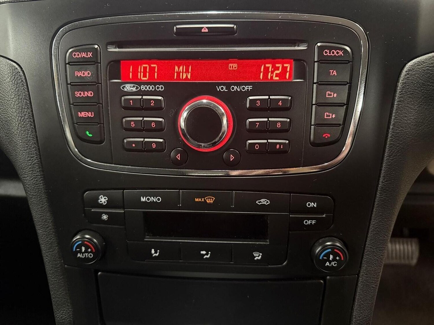 Used Ford Galaxy 2012 for sale - 77069087: Photo 16