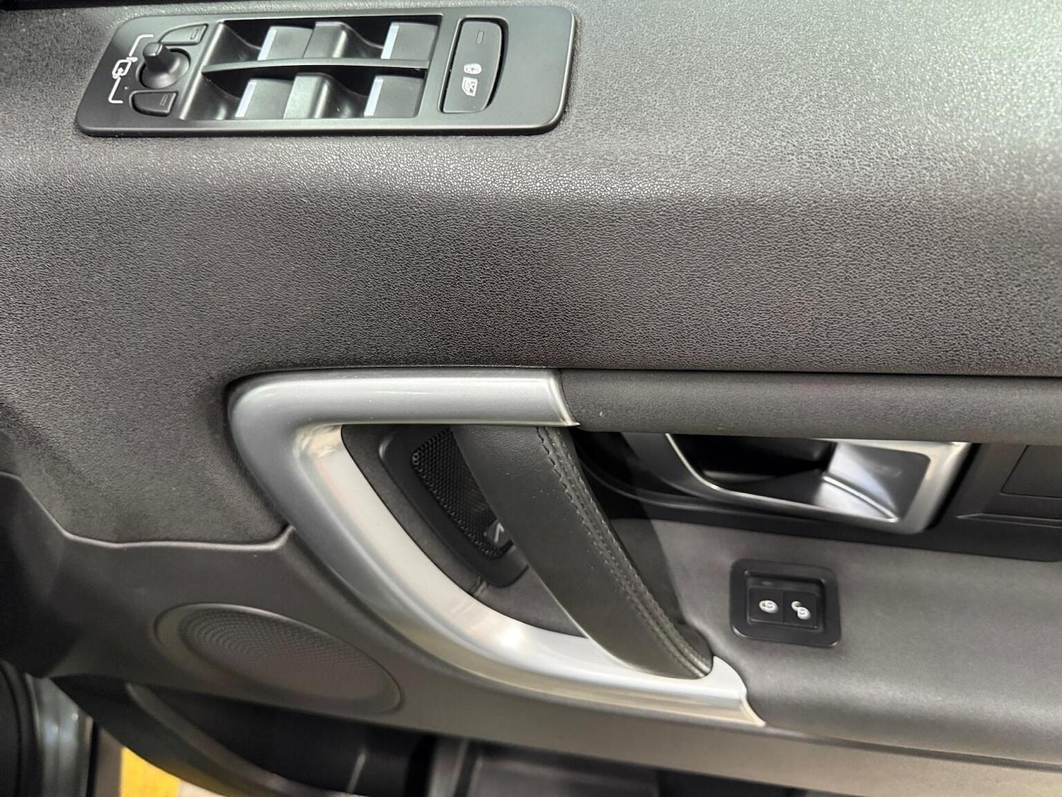 Used Land Rover Discovery Sport 2017 for sale - 77075272: Photo 12