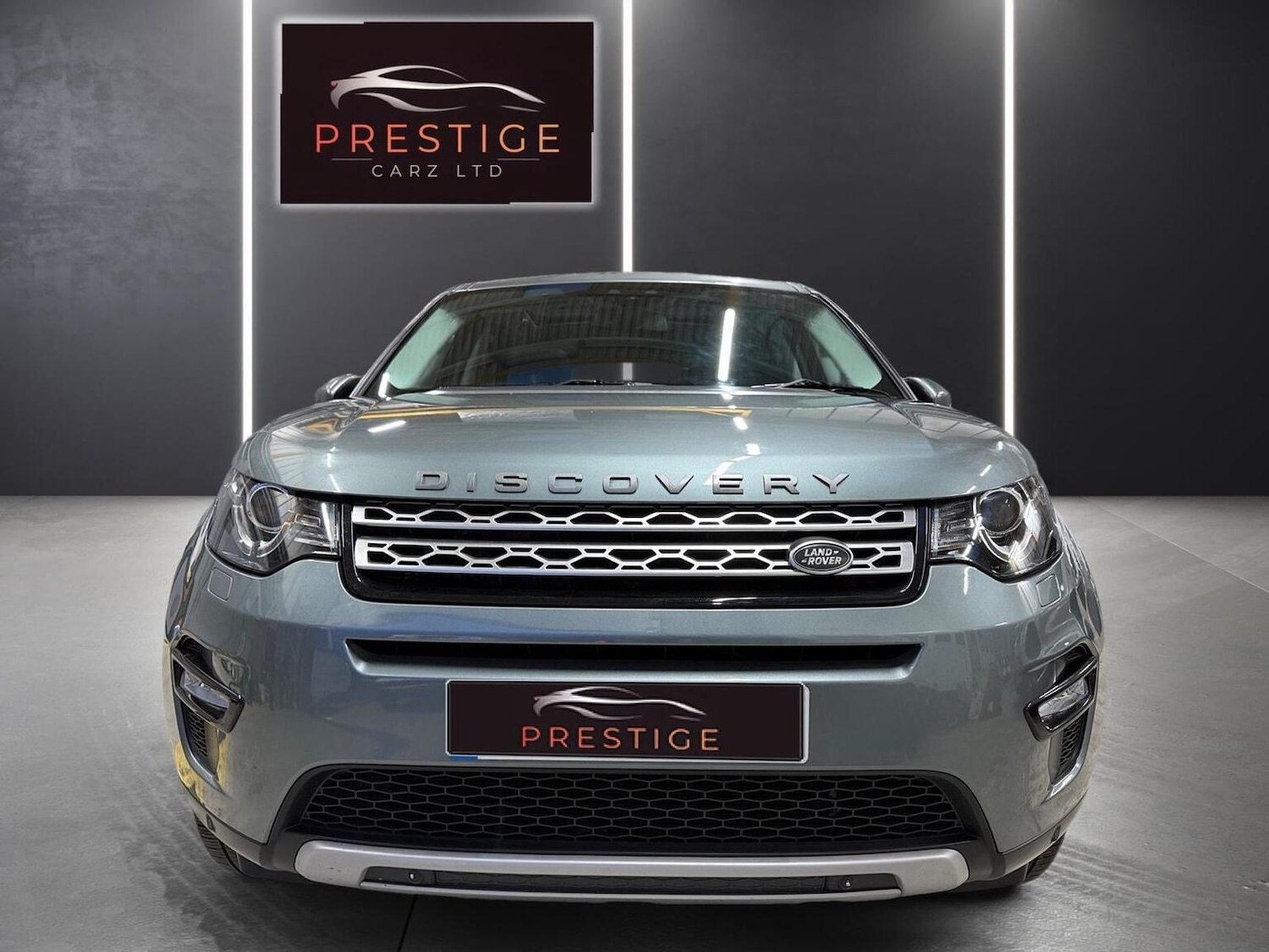 Used Land Rover Discovery Sport 2017 for sale - 77075272: Photo 2