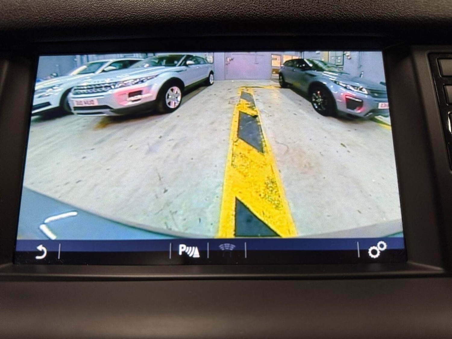 Used Land Rover Discovery Sport 2017 for sale - 77075272: Photo 23