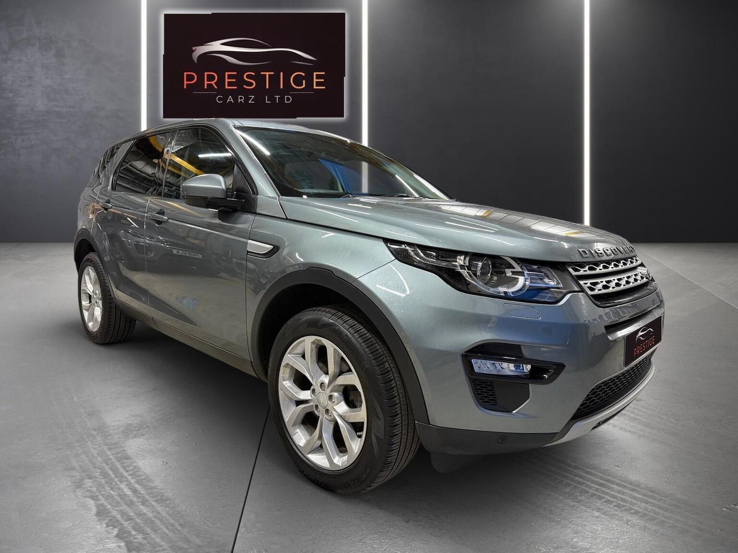 Used Land Rover Discovery Sport 2017 for sale - 77075272: Photo 3