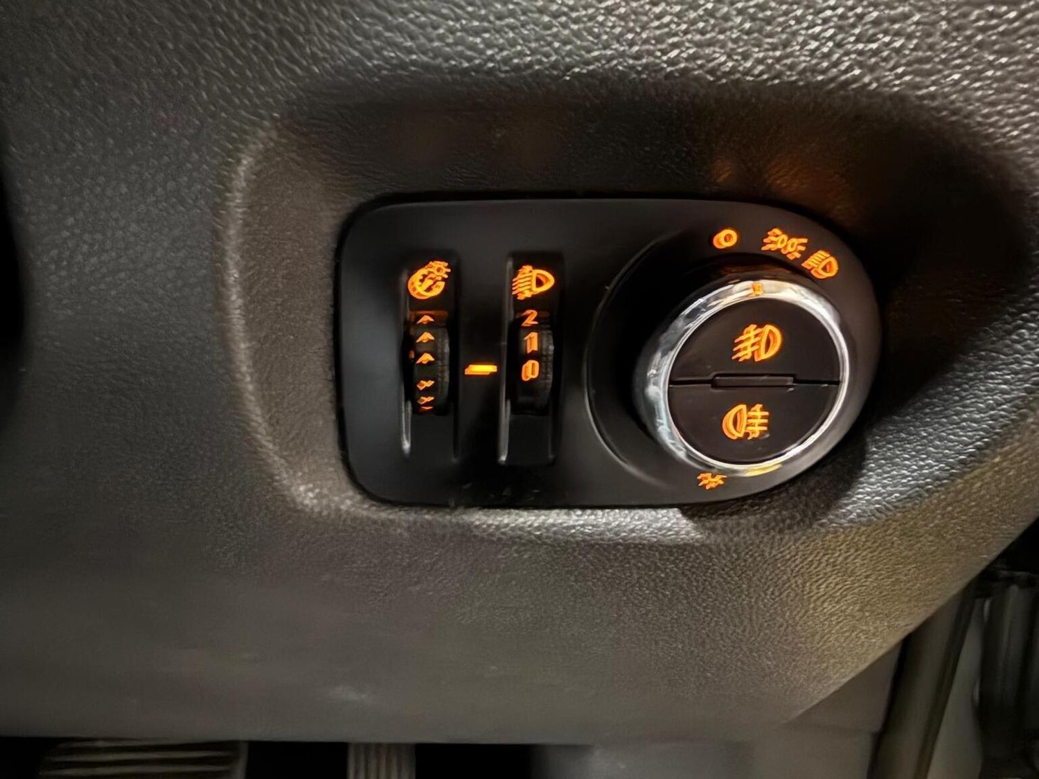 Used Vauxhall Corsa 2013 for sale - 77220488: Photo 17