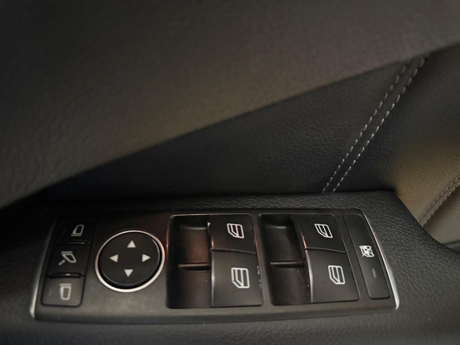 Used Mercedes-Benz E Class 2013 for sale - 77075288: Photo 12