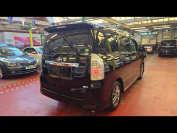 Used Toyota Voxy 2013 for sale - 73931066: Photo
