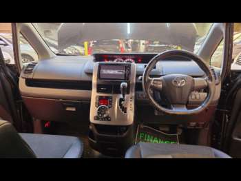 Used Toyota Voxy 2013 for sale - 73931066: Photo