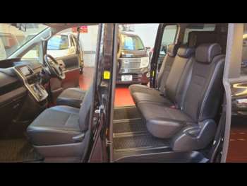 Used Toyota Voxy 2013 for sale - 73931066: Photo