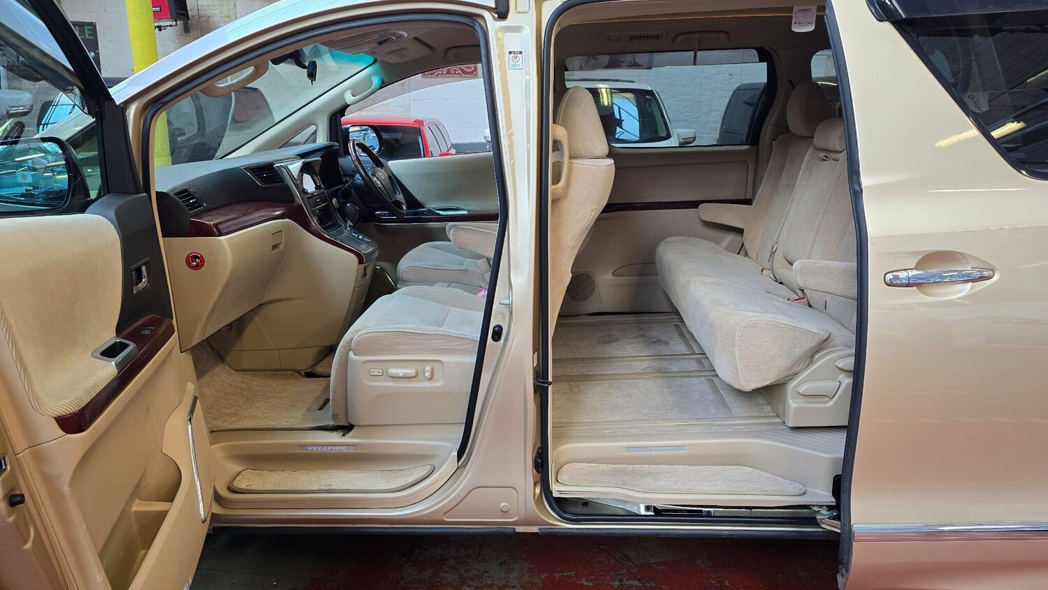 Used Toyota Vellfire 2021 for sale - 76994509: Photo 16