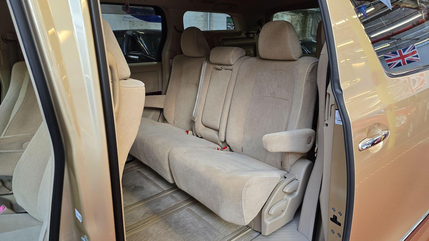 Used Toyota Vellfire 2021 for sale - 76994509: Photo 17