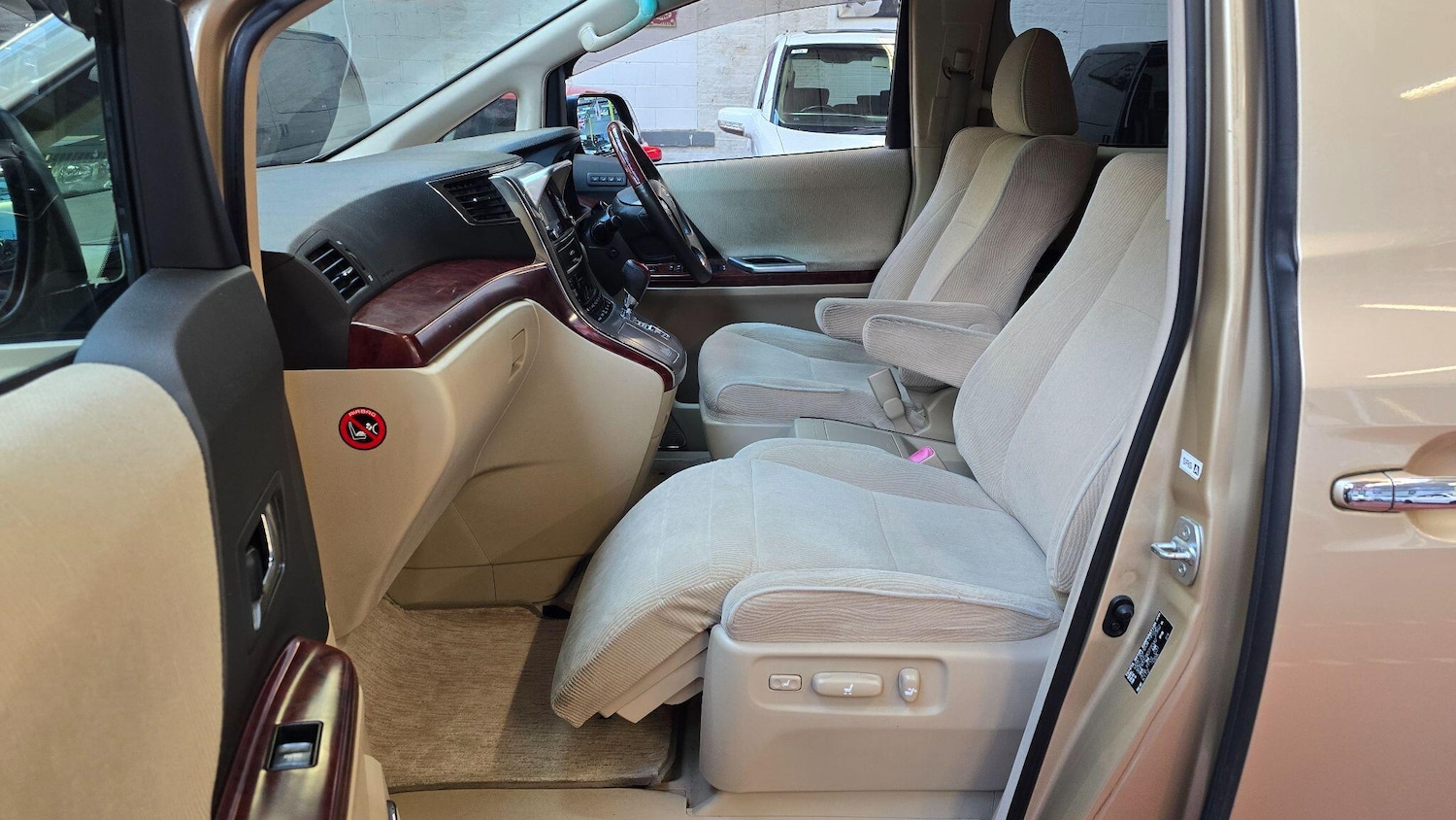 Used Toyota Vellfire 2021 for sale - 76994509: Photo 19