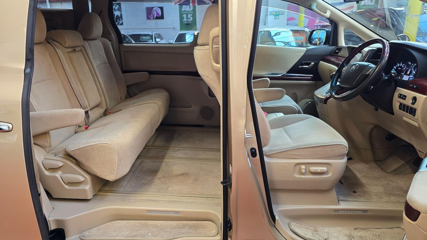 Used Toyota Vellfire 2021 for sale - 76994509: Photo 4