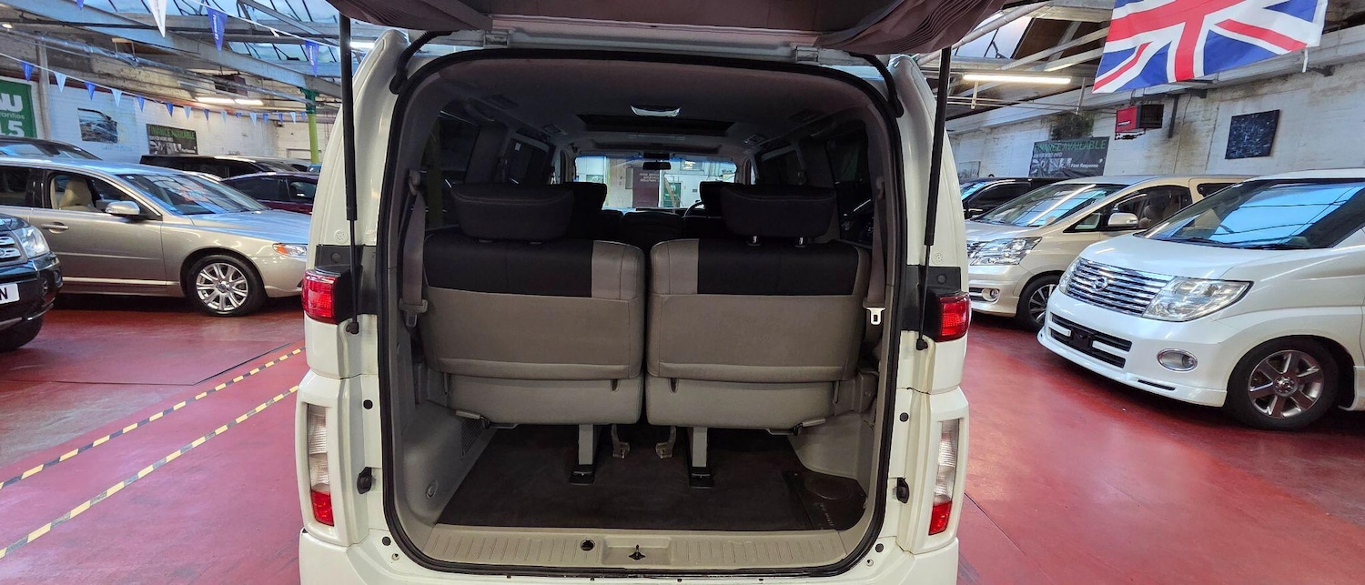 Used Nissan Elgrand 2018 for sale - 76913774: Photo 16