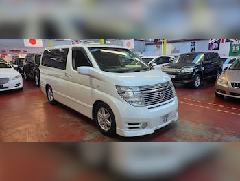 Used Nissan Elgrand 2018 for sale - 76913774: Photo