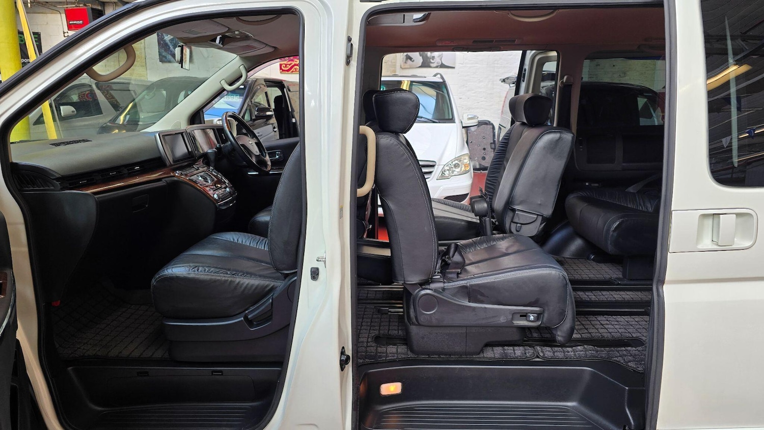 Used Nissan Elgrand 2025 for sale - 78071990: Photo 10