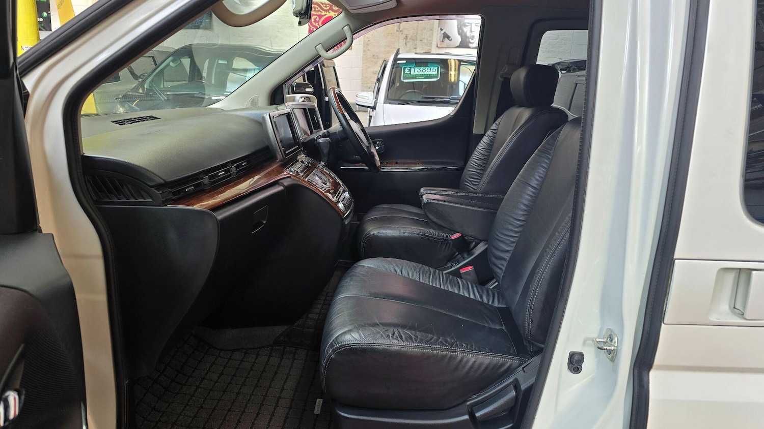 Used Nissan Elgrand 2025 for sale - 78071990: Photo 12