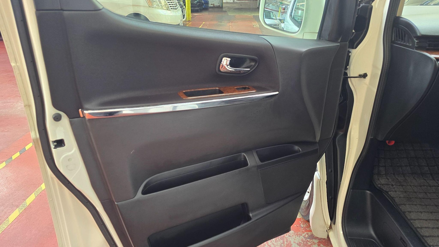 Used Nissan Elgrand 2025 for sale - 78071990: Photo 20