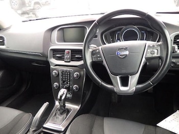 Used Volvo V40 2014 for sale - 78771765: Photo