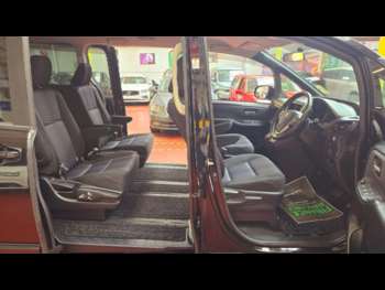 Used Toyota Voxy 2015 for sale - 74120511: Photo