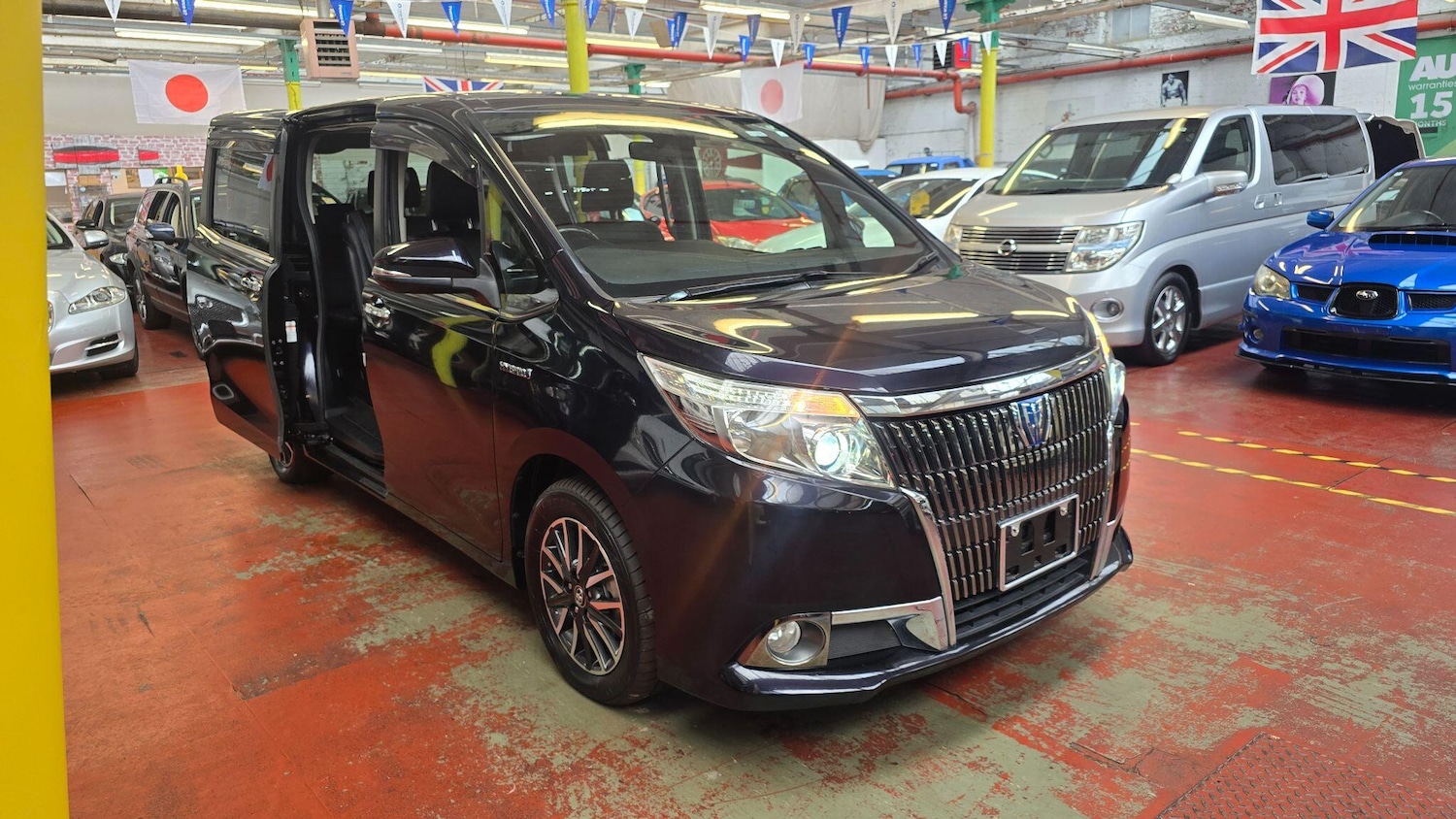 Used Toyota Voxy for sale - 78100088: Photo 2