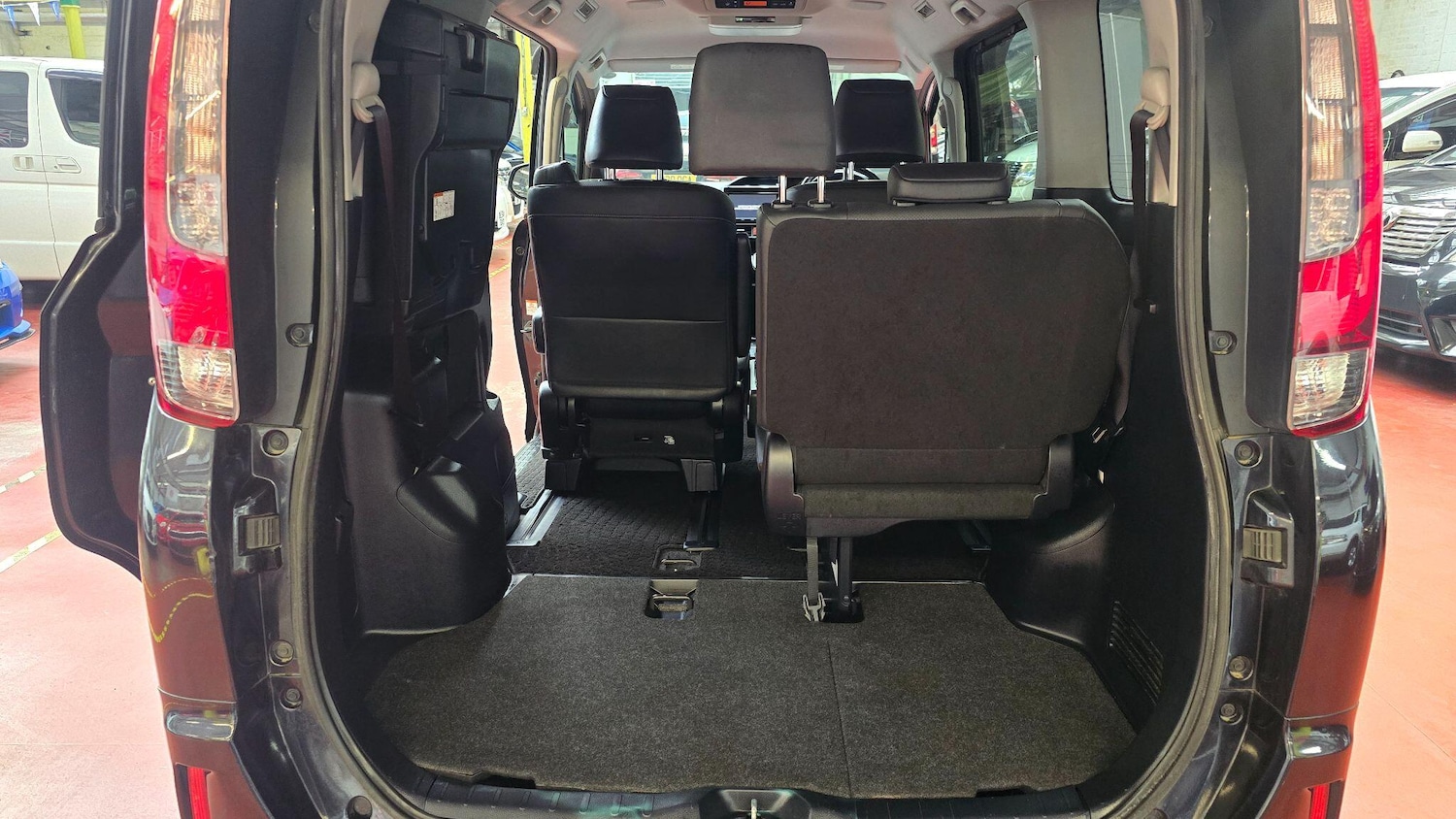 Used Toyota Voxy for sale - 78100088: Photo 20