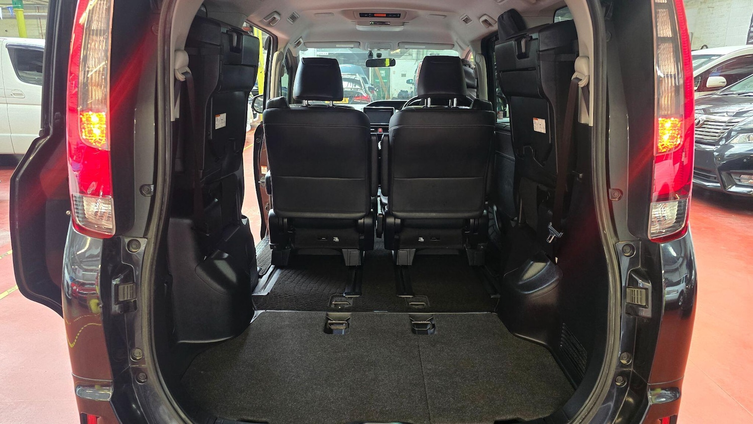 Used Toyota Voxy for sale - 78100088: Photo 21