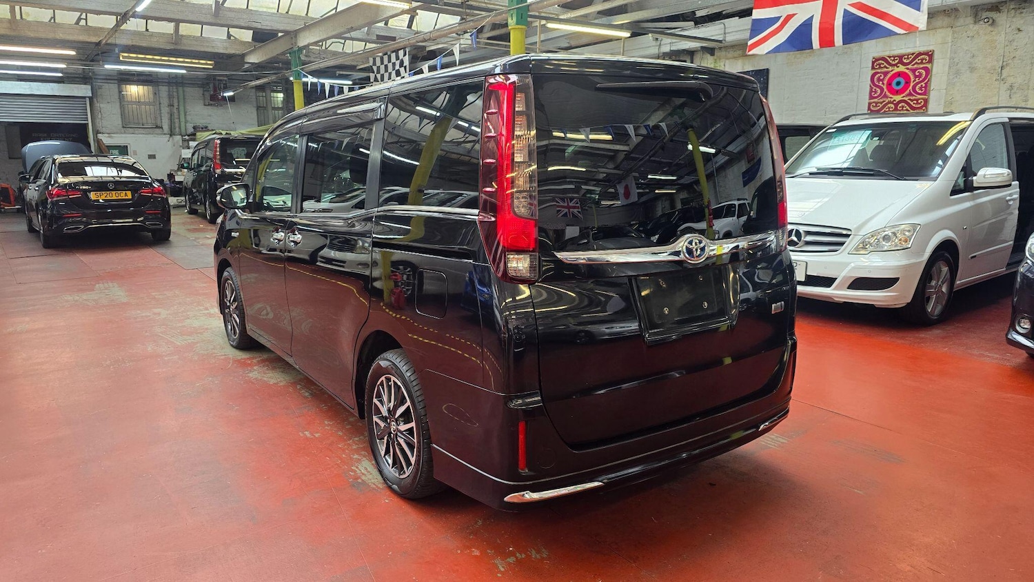 Used Toyota Voxy for sale - 78100088: Photo 29